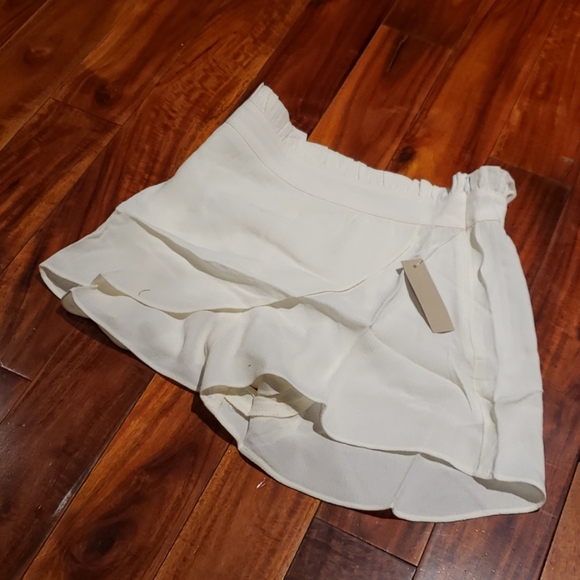 Pants - Flynn skye Scarlett shorts white rayon xs
